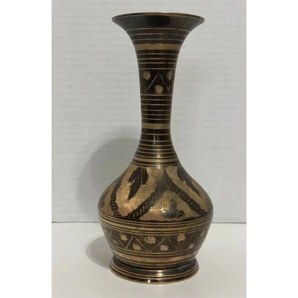 Unknown vintage etched